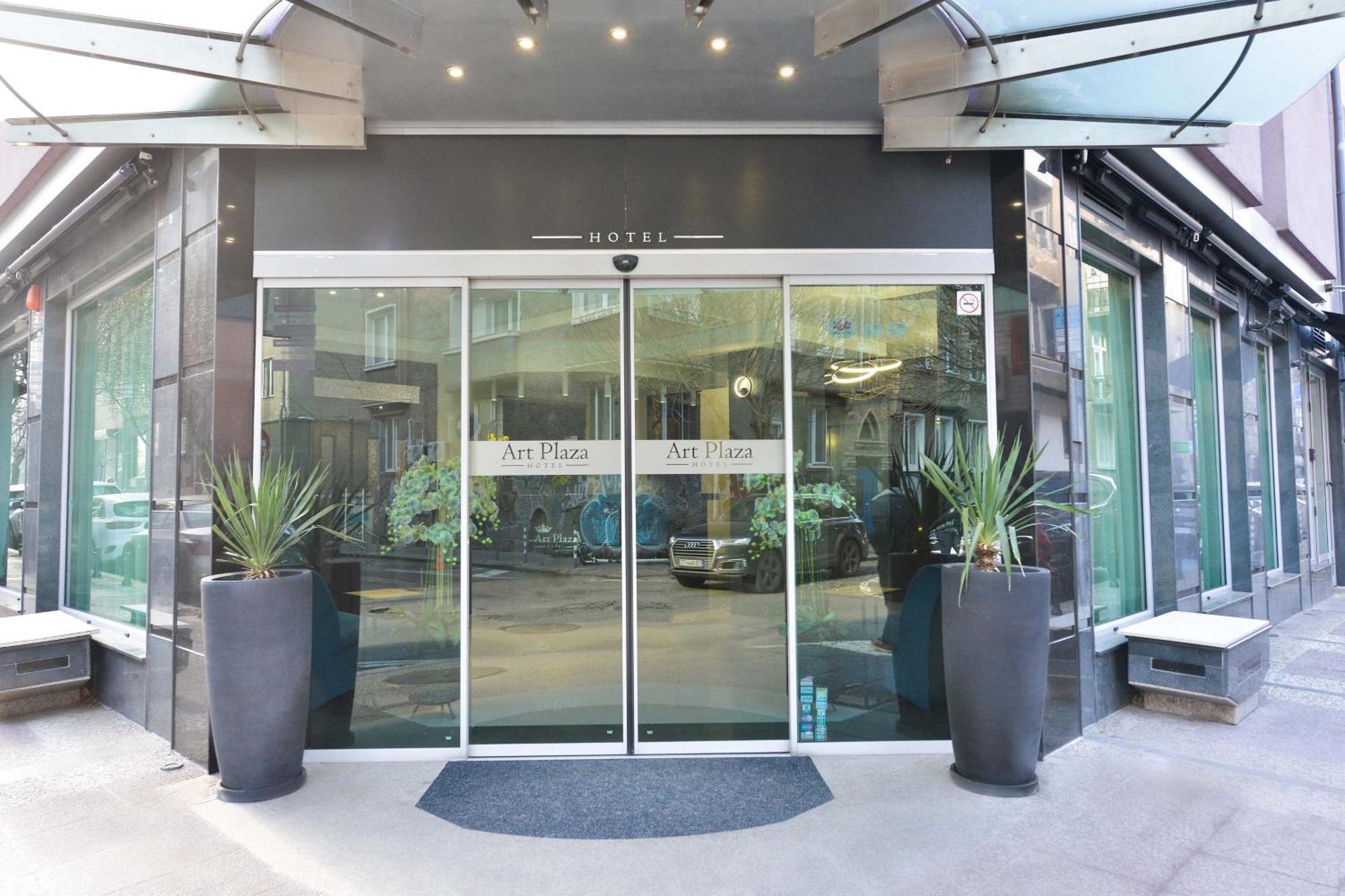 Art Plaza Hotel — Photos 1